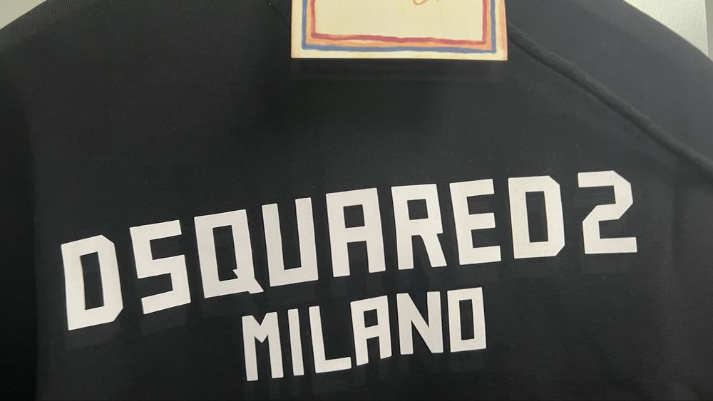 Суитчъри DSQUARED2 MILANO. .Пълна серия от S до XXL.С етикети,всилко