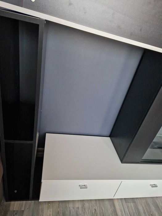 Холна Секция Черно и Бяло