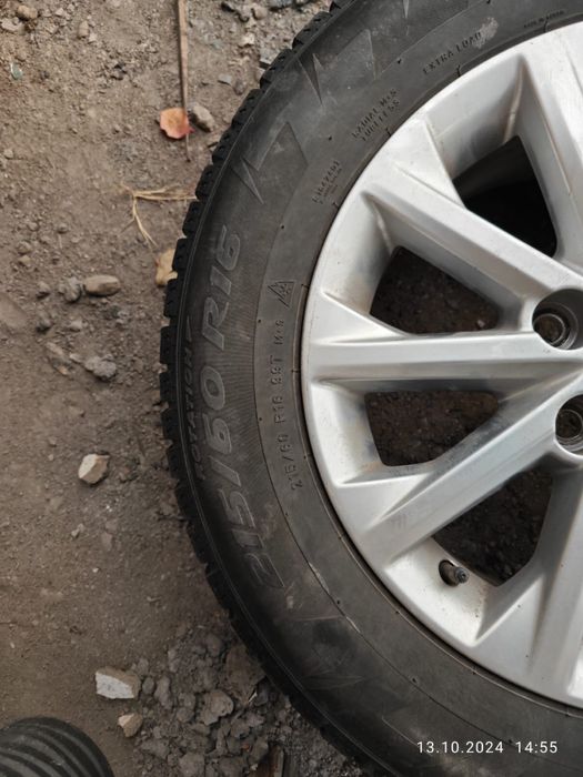 Продам Зимнюю резину с дисками