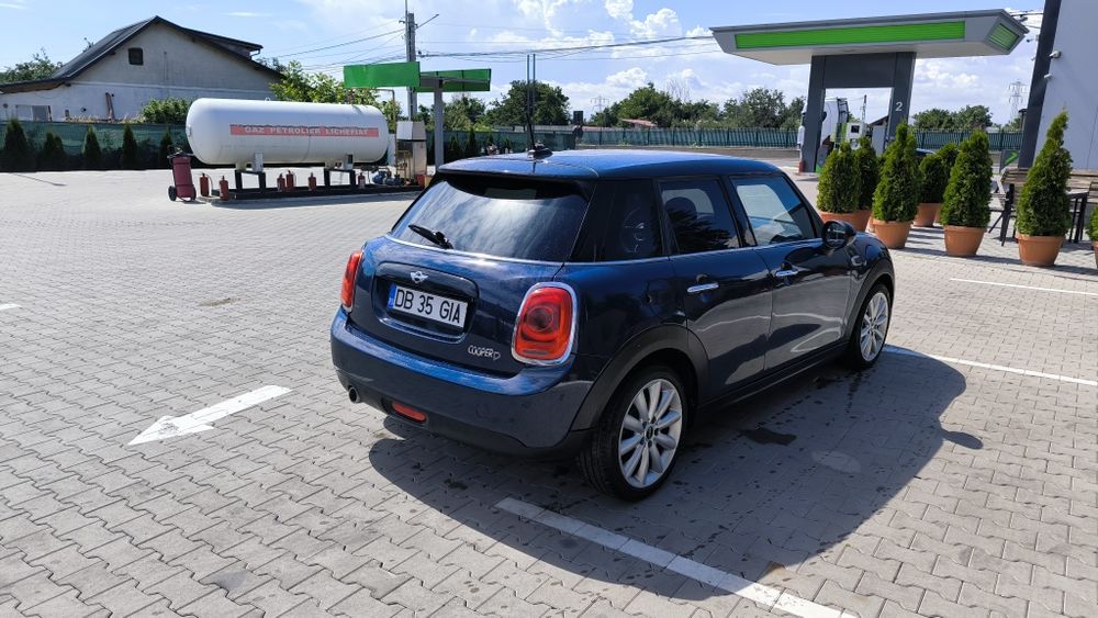 Vând Mini Cooper D F55 4 uși 2018