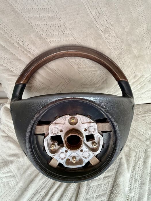 Руль дерево от Mercedes-benz w140