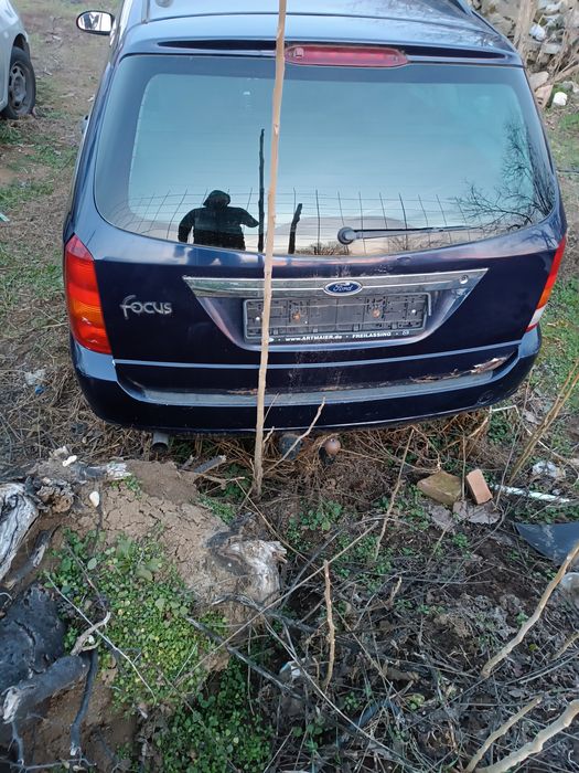 Ford Focus 1.6i бензин на Части