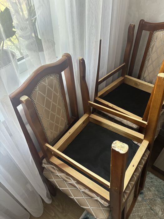 Продам стол книжку и 6 стульев