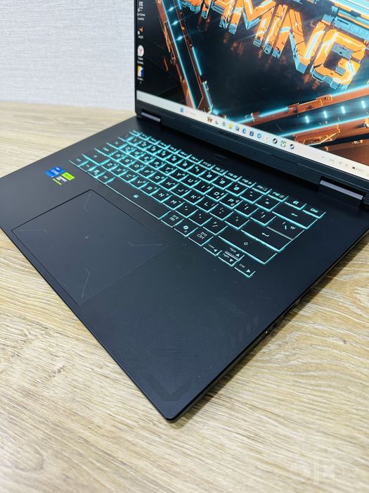 GIGABYTE Core i5-13Gen+RTX4050 Как новый Премиум игровой ноутбук