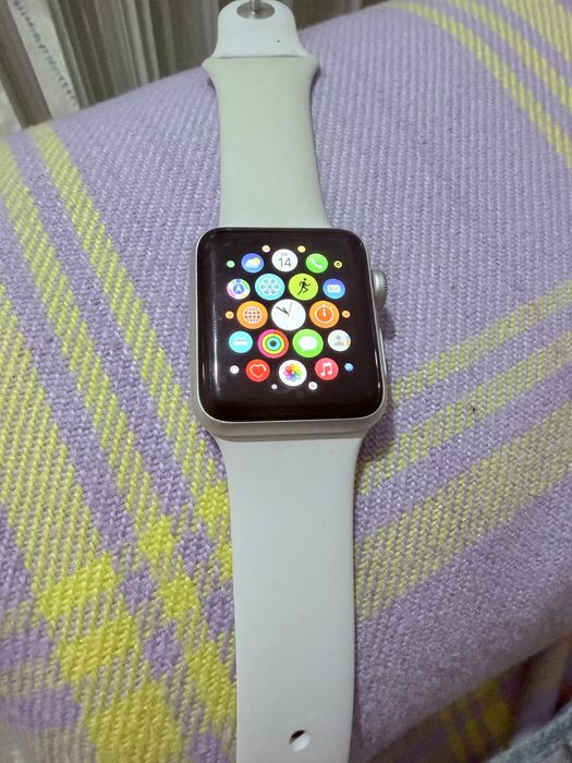 Apple Watch в хорошем состоянии | коробка + зарядка