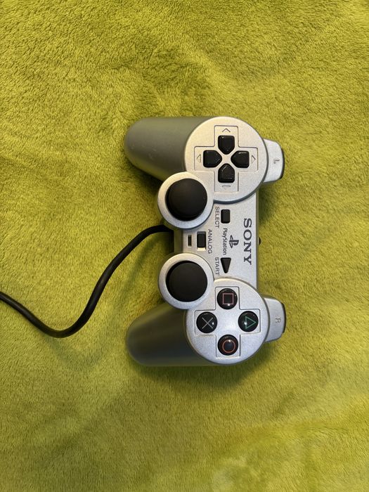 Оригинален Sony DualShock 2 (Silver) за PS2 / PS1