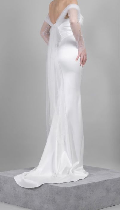 Vand rochie mireasa Scarlet de la Emily G