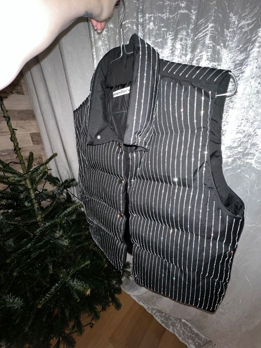 Vestă superbă cu strasuri! Strălucește ireal de frumos!