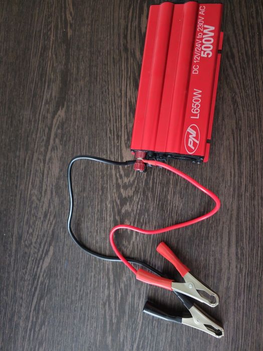 Invertor de tensiune PNI L650W, 500 W, alimentare duala 12 V / 24 V, iesire 230 V, sinus modificat, mufa USB 5 V 500 mAh, clesti alimentare