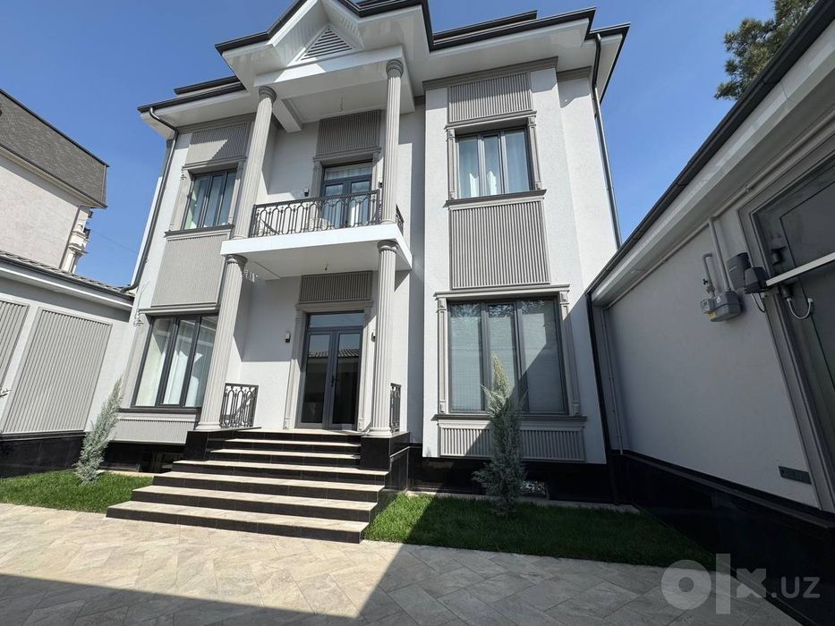 Академ Городок.  Максим Горький.  2.7сот. 6ком.