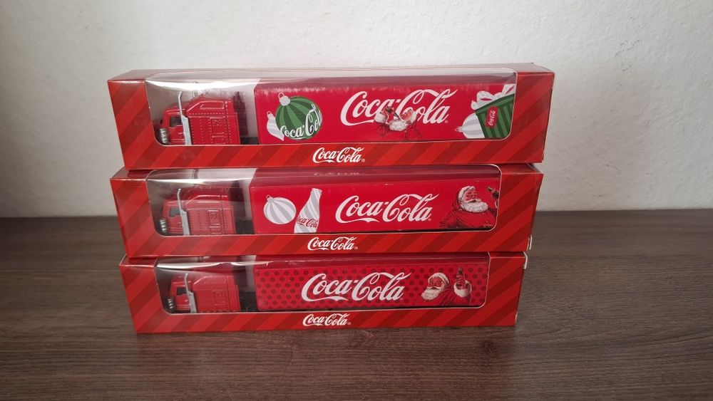 Колекционерски Coca-Cola коледни камиончета – нови, комплект