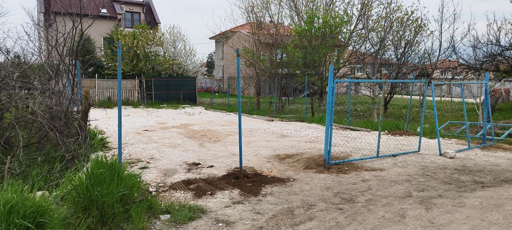 Дава се под наем Парцел в Пловдив, Изгрев - 200 кв.м за 179.52 € - Снимка #1