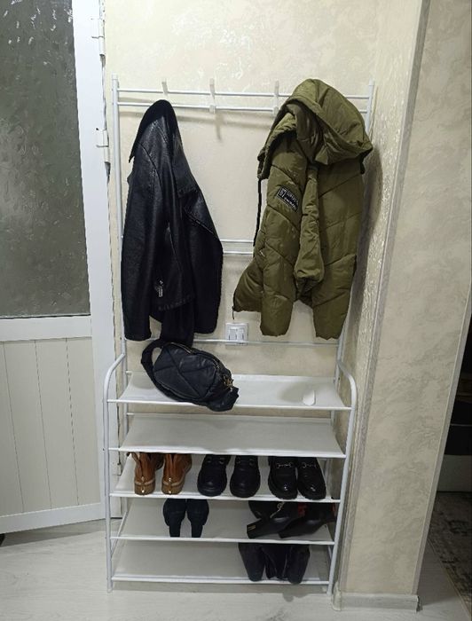 Металлическая вешалка с полками для обуви, 5 полок, 8 крючков