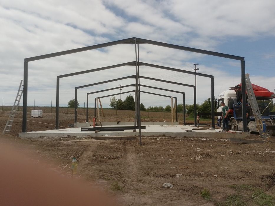 Vând hale metalice la comandă