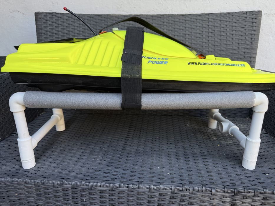 Vand Navomodel cu o cuva si Autopilot Alpha blue