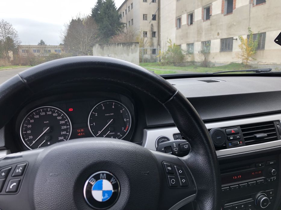 bmw e90 318i facelift