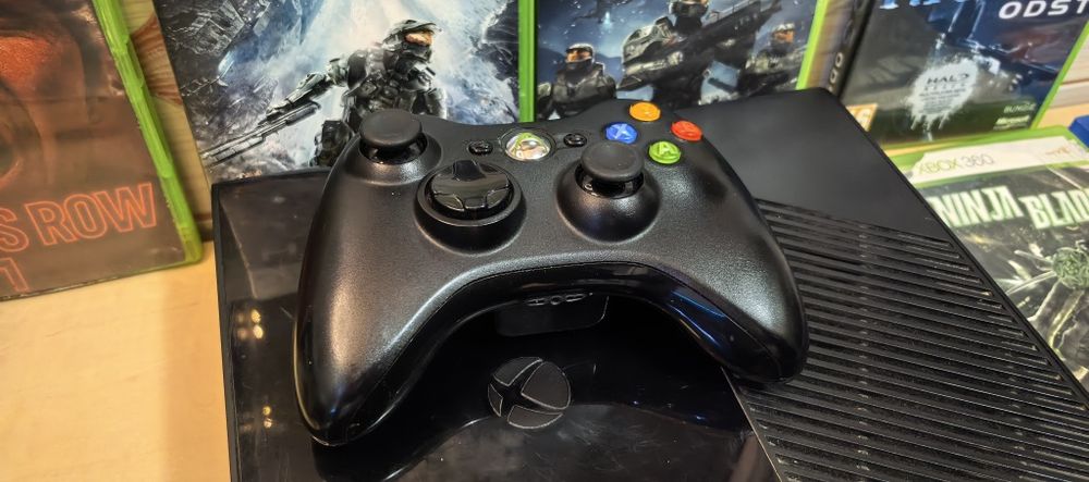 Consola Xbox 360 E 500GB + 13 Jocuri XBox + 6 jocuri PS3 (Gratuite)