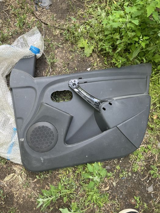 Общивка карта на ларгус