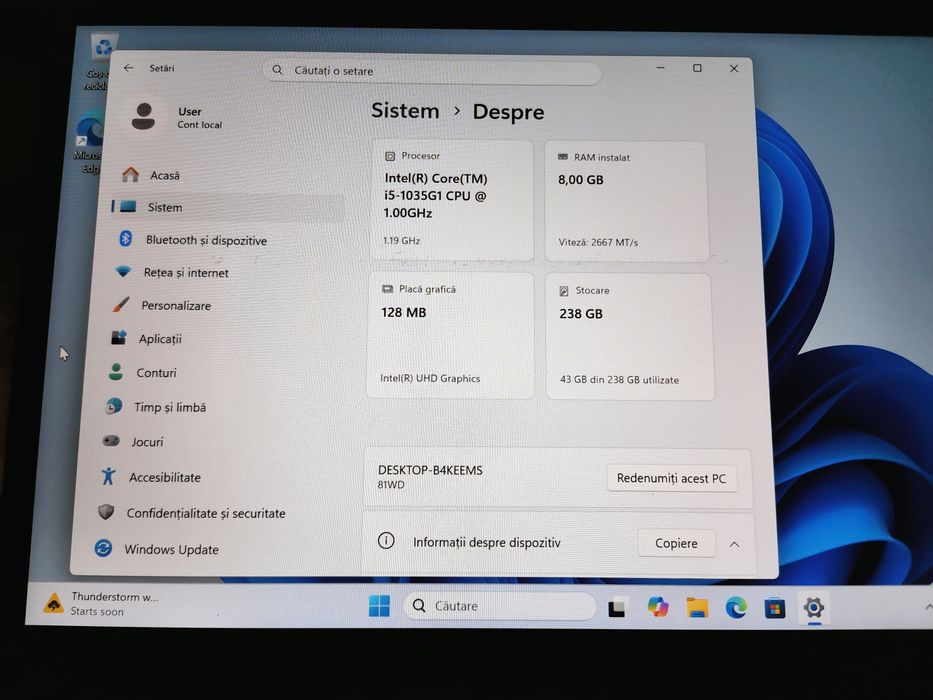 Laptop Lenovo IdeaPad 3 de 14 inch.