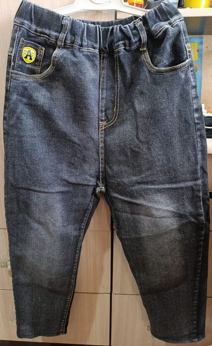 Продам детские джинсы