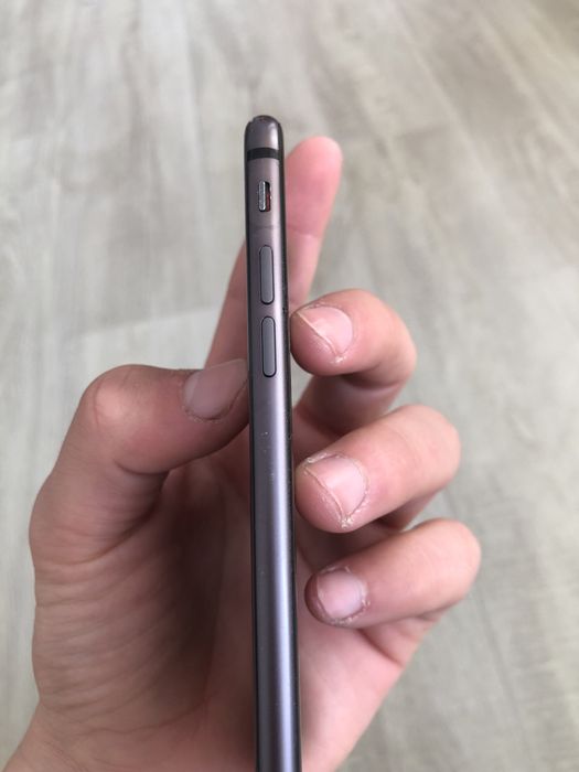 Продаю две айфон 8