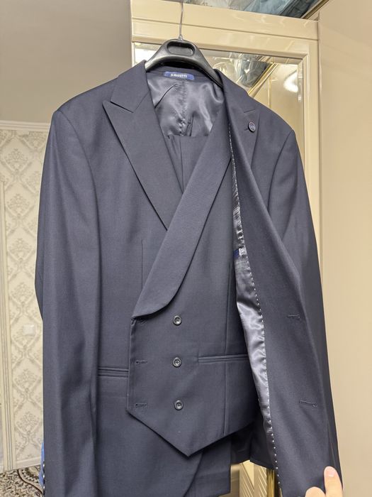 Темно синий костюм 3ка