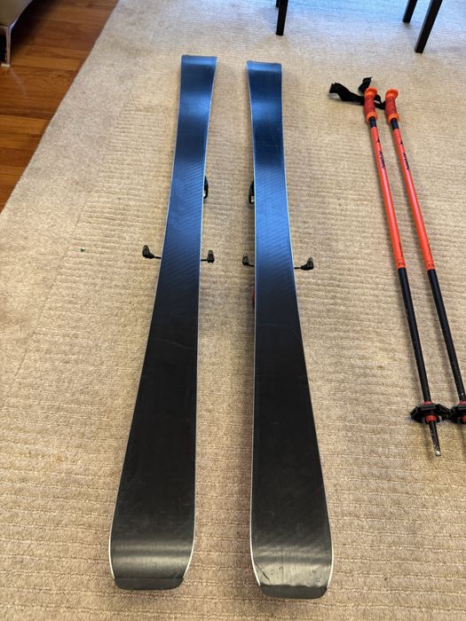 Skiur Atomic 150 J2 + bete Atomic 110
