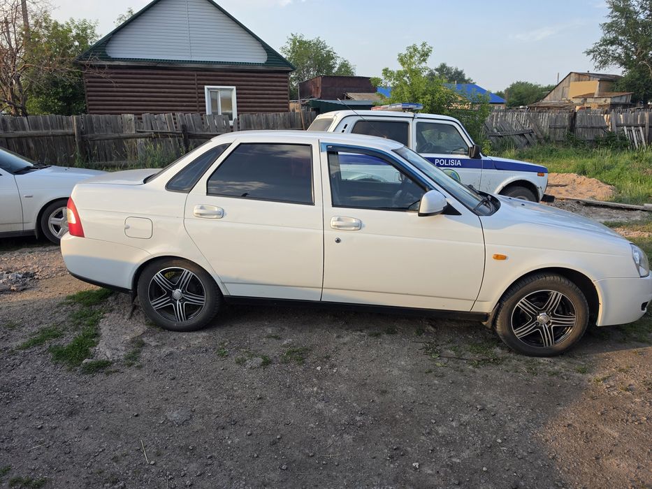 Продам приору 2, комплектация базовая