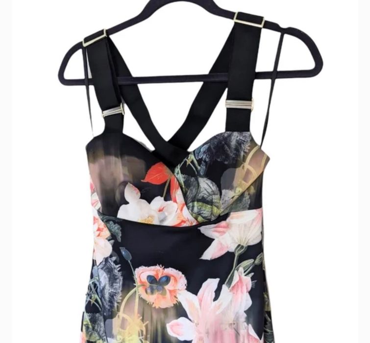 Коктейлна, елегантна рокля TED BAKER