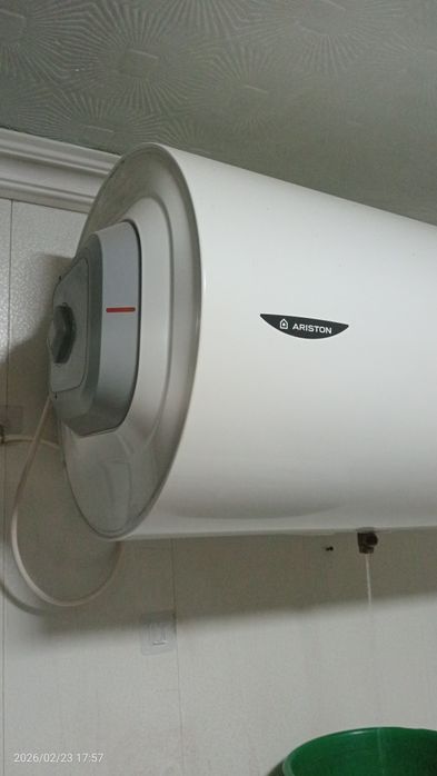 Продам бойлер на 80 литров горизонтальный