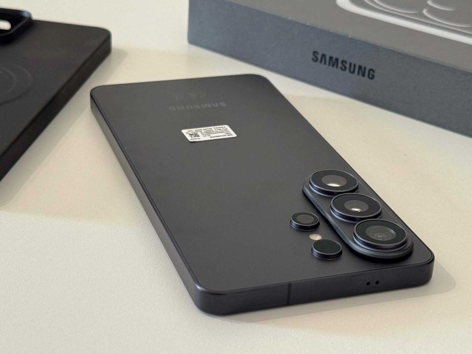 Бартер! НОВ! Samsung Galaxy S26 Ultra 512/12GB Black (Черен) 3 Цикъла.