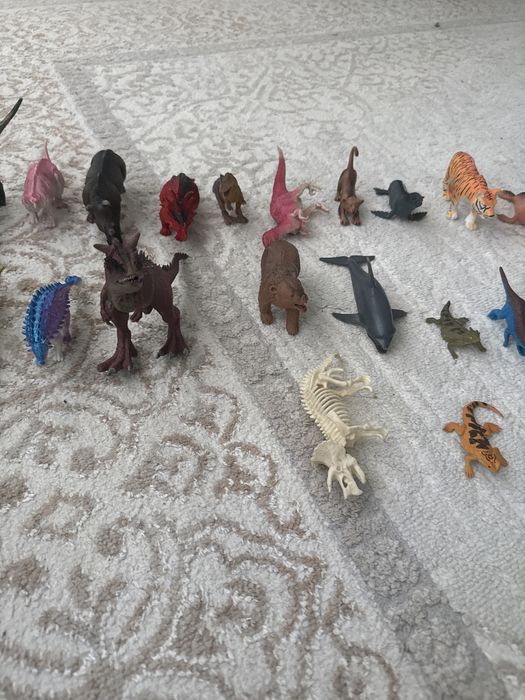 Продам коллекцию динозавров