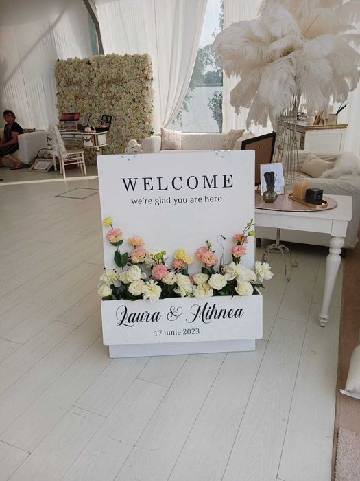 Flyer, carti vizita, meniu, cartoane preformatate