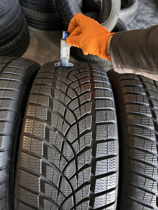 4 anvelope iarna ca NOI 255/45/20 + 235/50/20 , GoodYear , DOT 2021 !