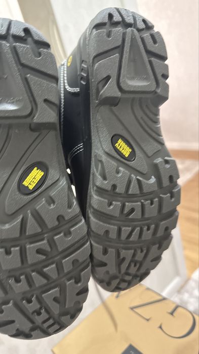 Продам мужсие сапоги