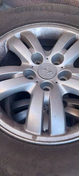 Jenți originale cu anvelope M+S Hyundai Tucson