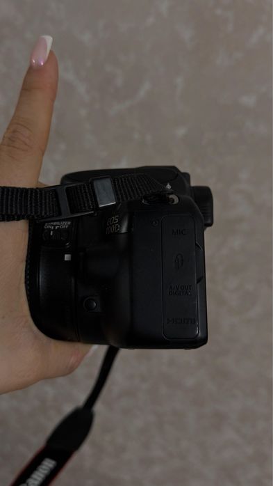 Камера Canon , зеркальная камера