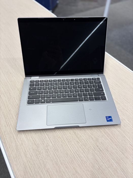 Laptop 2 in 1 Dell Latitude 5320 i7 vPro 16 GB ram 1TB SSD m.2