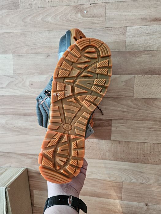 Продам рабочие ботинки