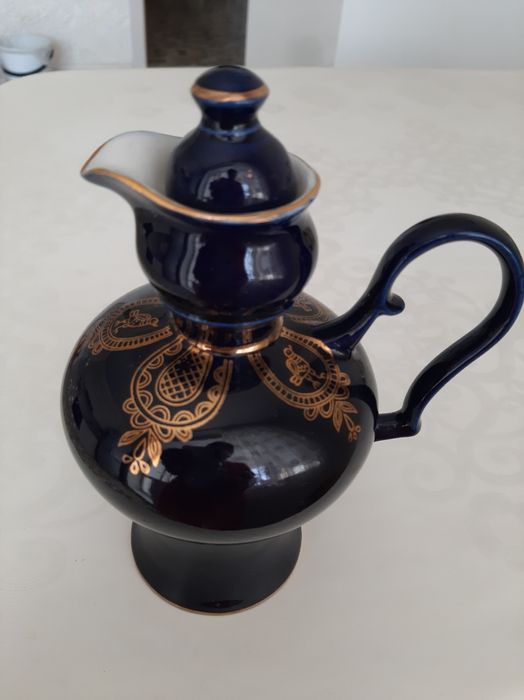 Фарфоровая вазочка