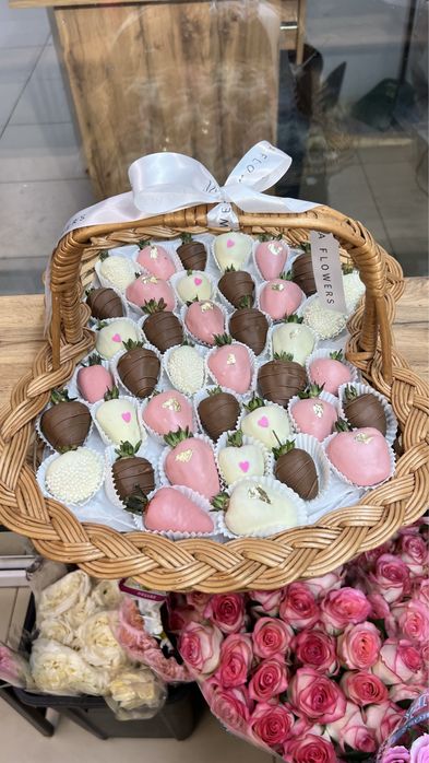 Астана клубника в шоколаде