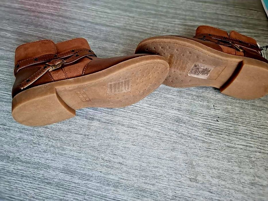 Ghetuțe de primăvară noi; superbe, Primark