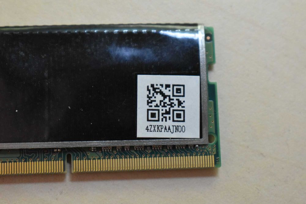Vand 4 gb ram ddr4 in stare impecabila.