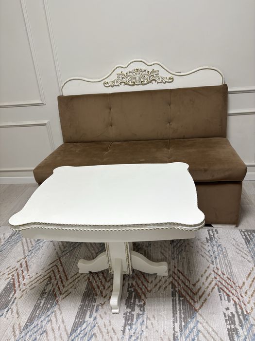 Продается пуфик со столиком срочно!