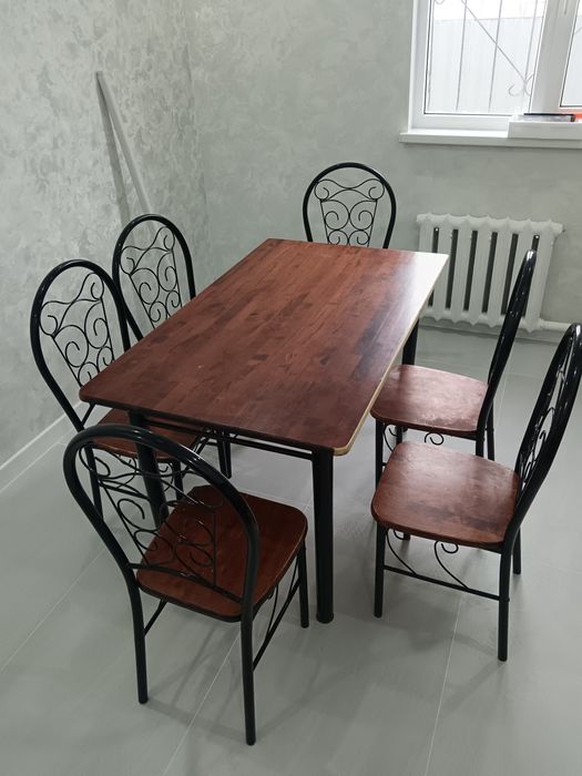 Стол с 6 стульями