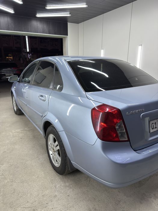 Lasetti 1.8 Avtomat. 2010 yil. Propan gaz.