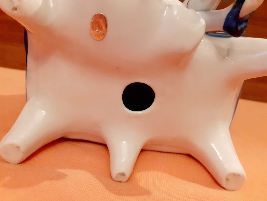 Винтидж порцеланова фигура "Двойка на дивана"