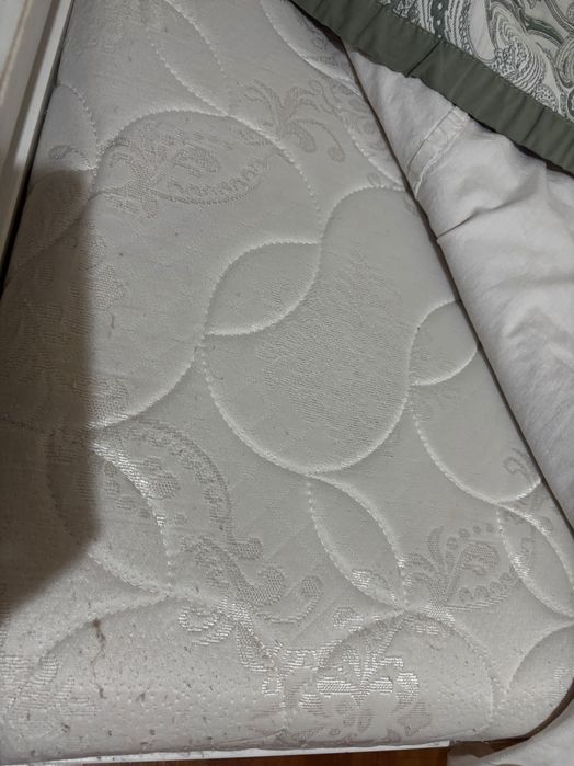 Детская кровать белого цвета