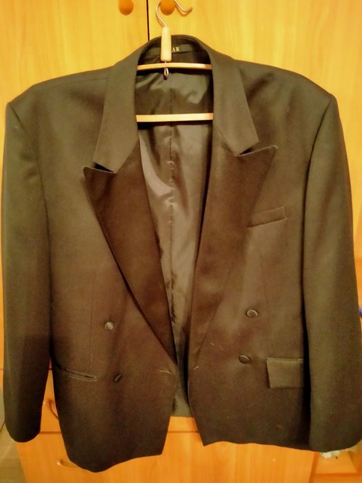 Две разных пиджаков.