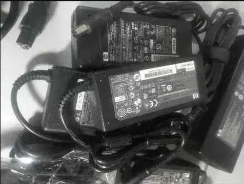 от- HP Pavilion, или на другие ноутбуки зарядка, блок питания и шнур.